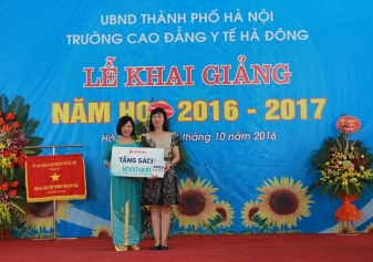 HANEL TẶNG SÁCH KHỞI HÀNH – LỜI KHUYÊN SINH VIÊN VIỆT NAM TẠI CAO ĐẲNG Y TẾ HÀ ĐÔNG